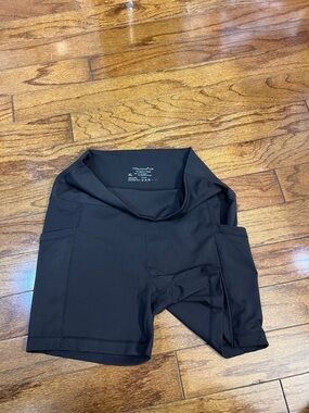 Yogalicious lux tribeca 5” short XL with pockets brown